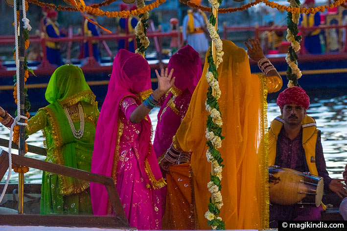 danseuse folkloriques indeed rajasthan