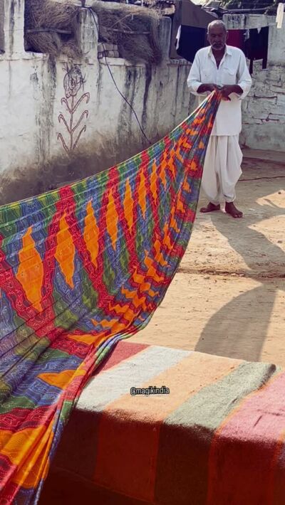 When you realise how long Rajasthani turbans are… from 9 to 14 meters long - This one from the Salawas region is called safa.mathinitravel magikindia rajasthan mathini rajasthani magik rajasthandiaries turban rajasthanturban